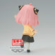 Figurine Anya Forger Q Posket de profil montrant sa posture dynamique et ses vêtements soignés