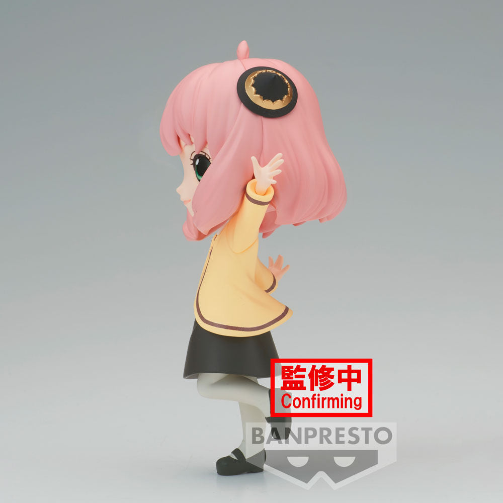 Vue arrière de la figurine Anya Forger Q Posket avec accent sur la coiffure et les détails du costume