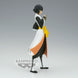 Profil gauche de la figurine Sui-Feng avec tenue traditionnelle noire et accessoires