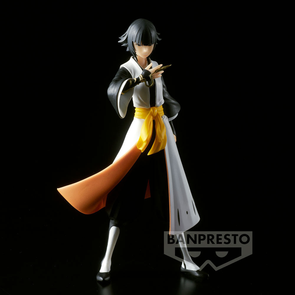 Figurine Sui-Feng en position dynamique avec son arme, sur socle BANPRESTO