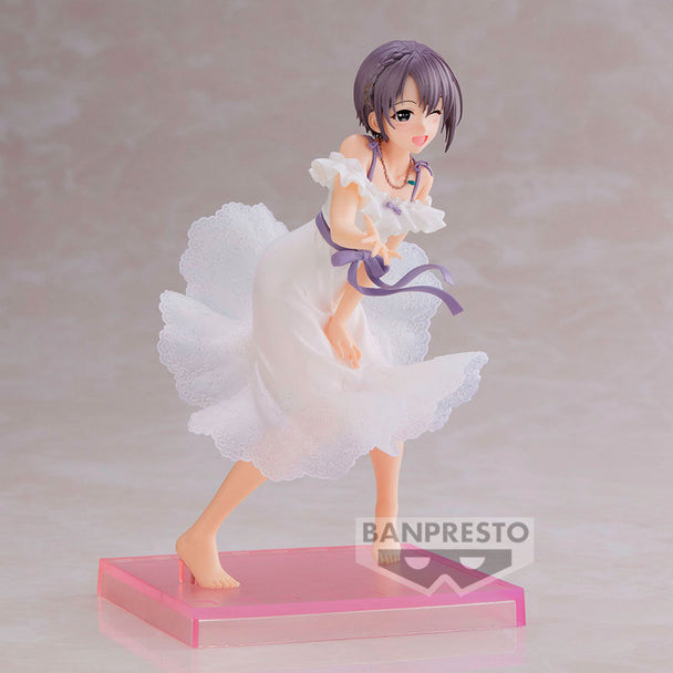 Vue latérale de la figurine Yuuki Otokura montrant la finesse des vêtements et accessoires