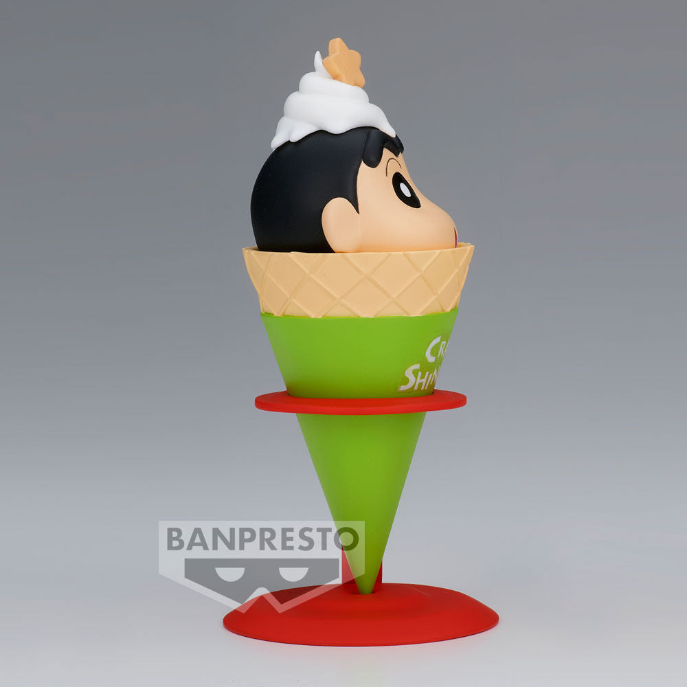 Zoom sur le visage expressif et les couleurs vives de la figurine Crayon Shinchan Ice Cream Collection