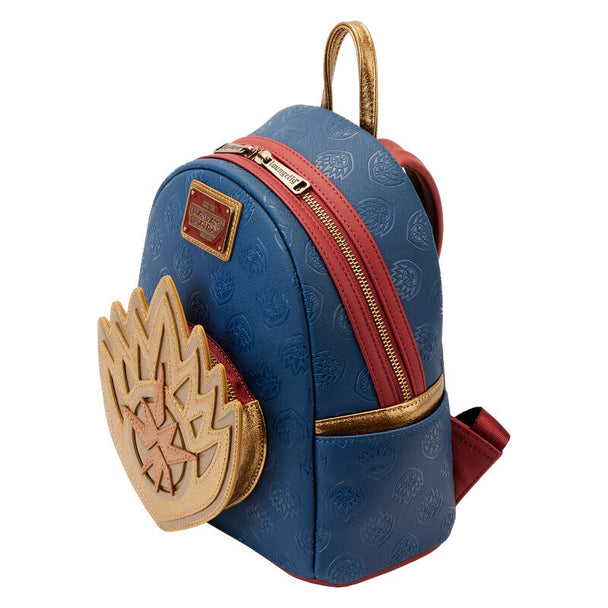 Détail des bandoulières ajustables en cuir vegan du sac à dos Marvel Ravager badge Loungefly