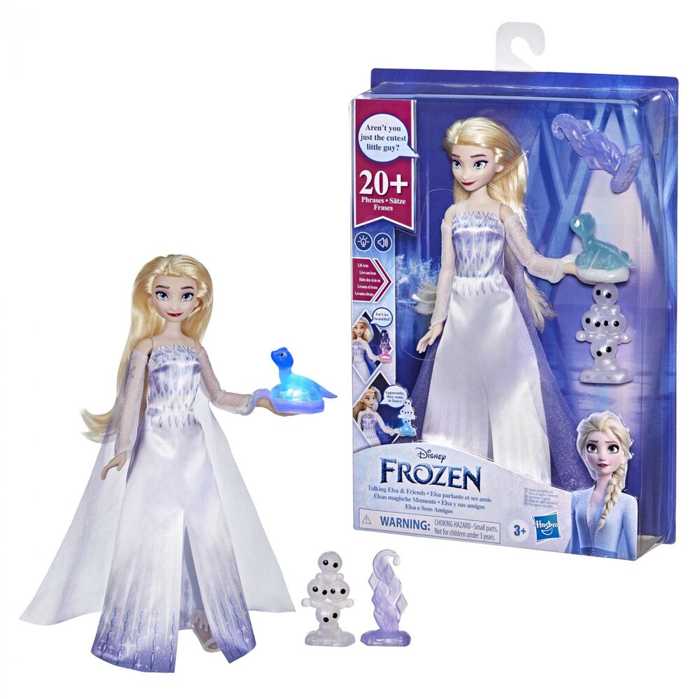 Poupée Elsa Disney Frozen 2 en espagnol avec robe bleue et accessoires magiques posée sur fond blanc