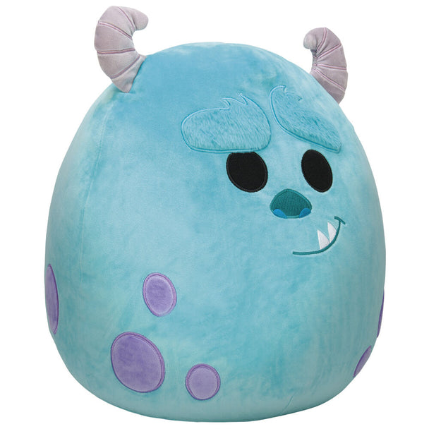 Détail des textures douces et moelleuses de la peluche Sulley Squishmallows