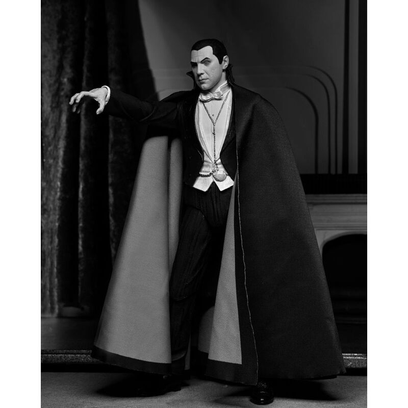 Vue d'ensemble de la figurine Dracula Carfax Abbey avec posture dynamique et accessoires