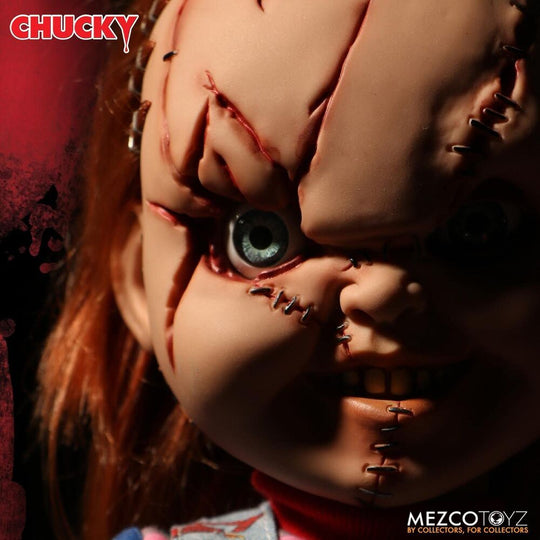 Vue arrière de la figurine Chucky montrant les détails du dos et des vêtements