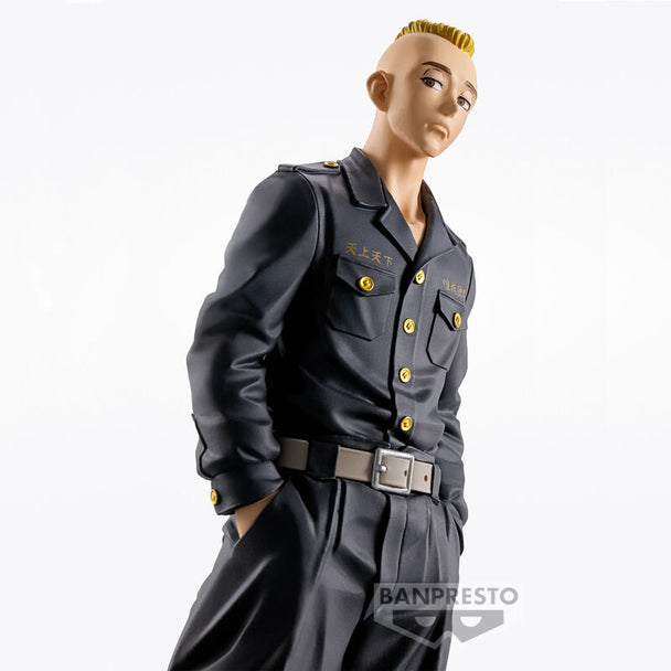 Figurine Yasuhiro Muto de Tokyo Revengers vue de face, hauteur 18cm, détails soignés