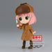 Profil gauche de la figurine Anya Forger avec expression joyeuse et tenue caractéristique