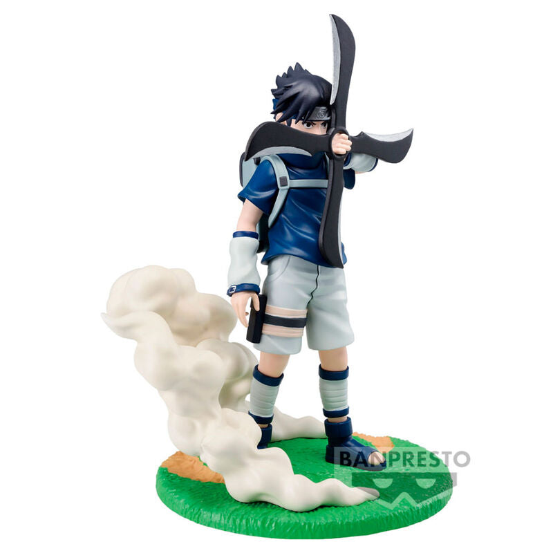 Détail de la figurine Sasuke Uchiha montrant son Sharingan rouge intense