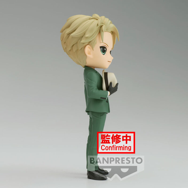 Vue rapprochée du visage expressif de la figurine Loid Forger de BANPRESTO