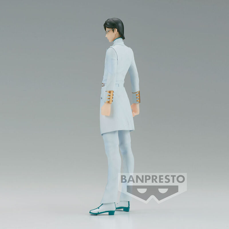 Gros plan sur le visage de la figurine Uryu Ishida avec expression concentrée et finitions soignées