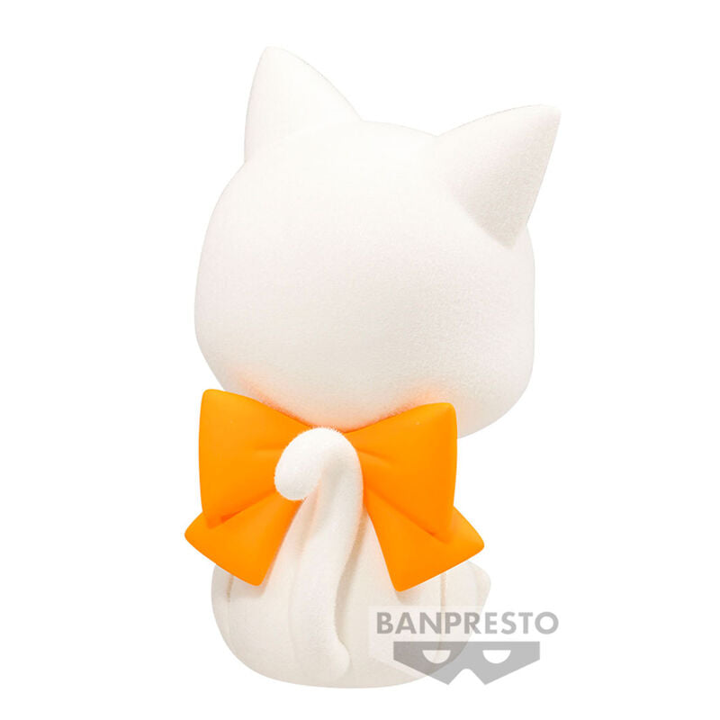 Vue latérale de la figurine Artemis montrant la texture fluffy puffy et le ruban