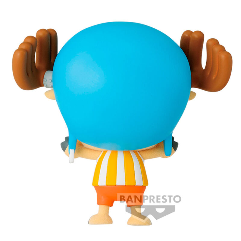 Profil latéral de la figurine Tony Chopper Fluffy Puffy mettant en avant sa posture dynamique