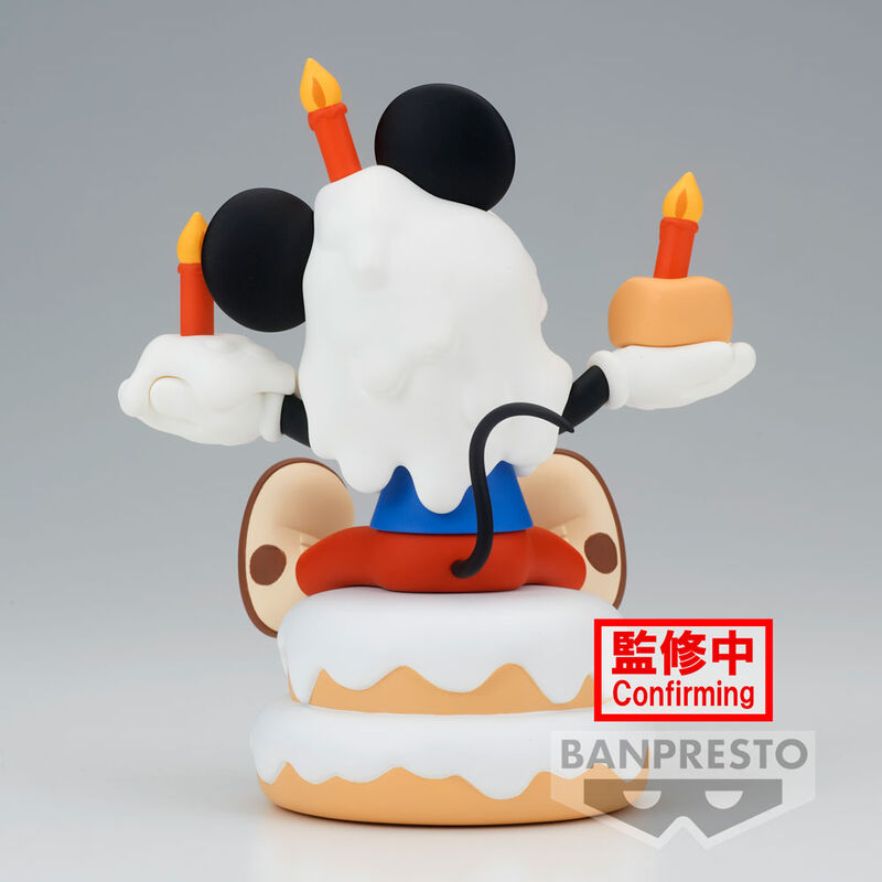 Photo de la figurine Mickey Mouse BANPRESTO sur fond blanc mettant en valeur sa taille et son design