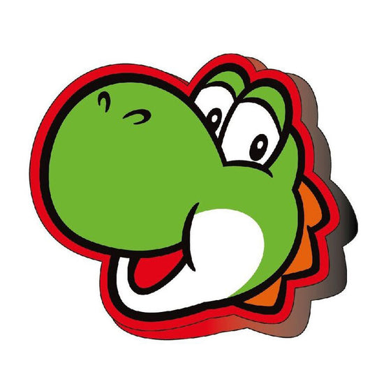 Coussin 3D Yoshi Super Mario Bros de couleur verte, dimensions 40x40 cm, en microfibre douce et confortable, idéal pour décoration geek.