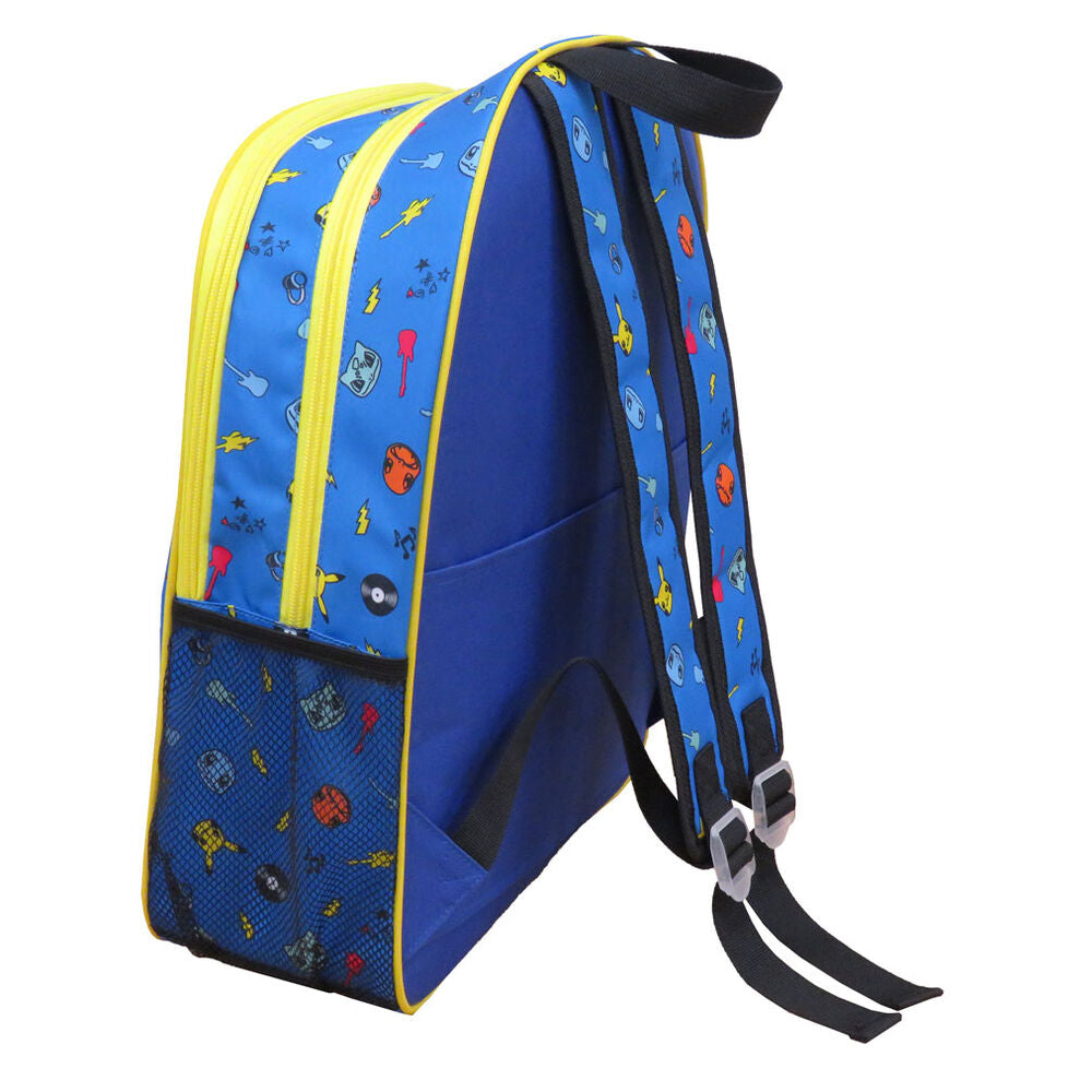 Sac à dos Pokémon Pikachu porté par un enfant dans un cadre scolaire
