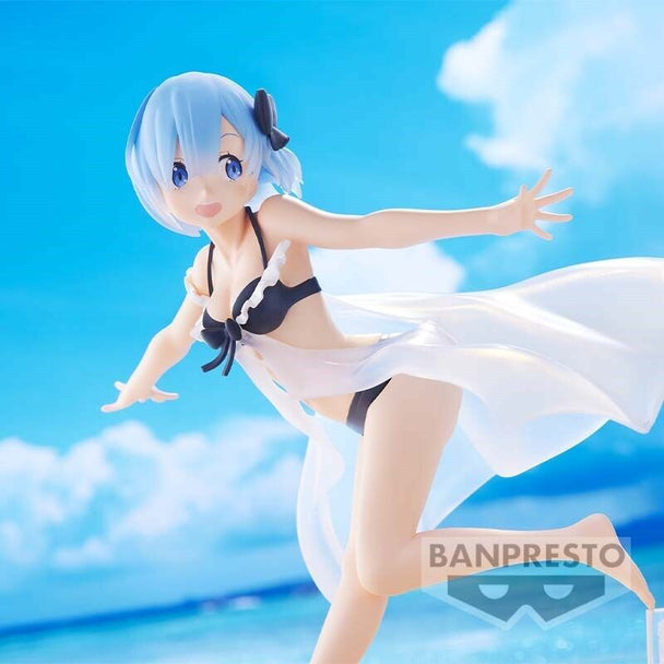 Vue latérale de la figurine Rem Celestial Vivi 18cm par BANPRESTO, mettant en valeur la finesse des finitions
