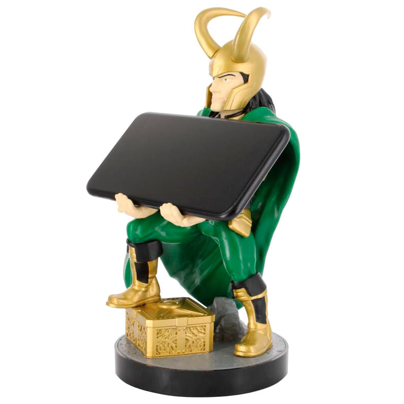 Support Marvel Loki tenu en main pour montrer la taille compacte de 20cm