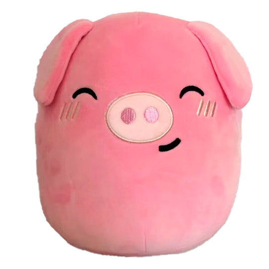 Coussin peluche Oliver Piggy de la collection Squidglys Adoramals par PUCKATOR en velboa, vue de face avec détails doux et couleurs vives.
