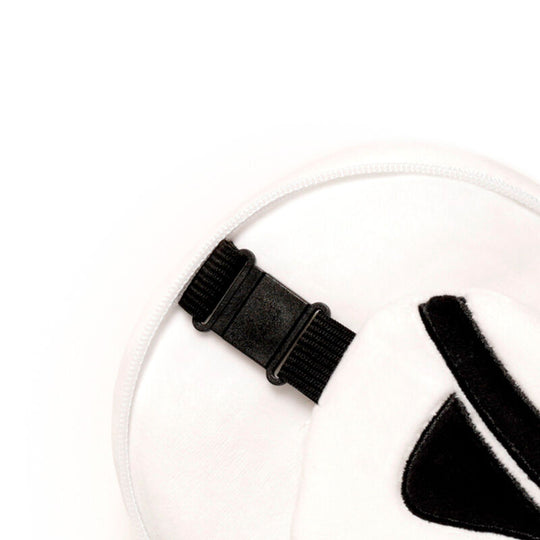 Masque de sommeil intégré au coussin de voyage Stormtrooper Star Wars PUCKATOR en gros plan