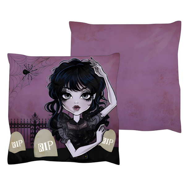 Coussin Gothic Girl Creageek Multivers en velboa, dimensions 38x38cm, style gothique élégant pour décoration intérieure.