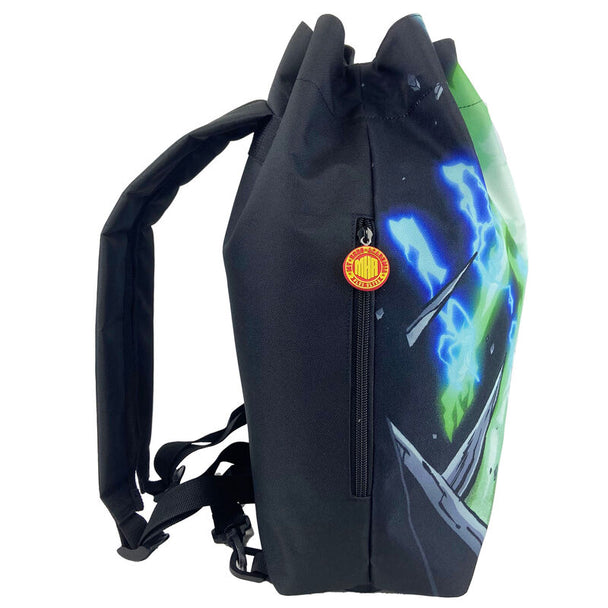 Vue latérale du sac à dos montrant la poignée latérale pratique et les bretelles rembourrées ajustables