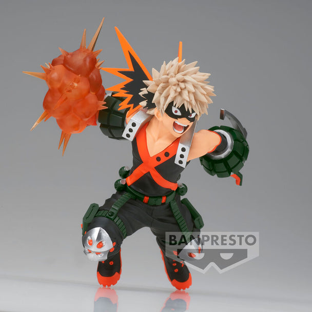 Vue de face de la figurine Katsuki Bakugo Dynamight avec couleurs vives et expression intense