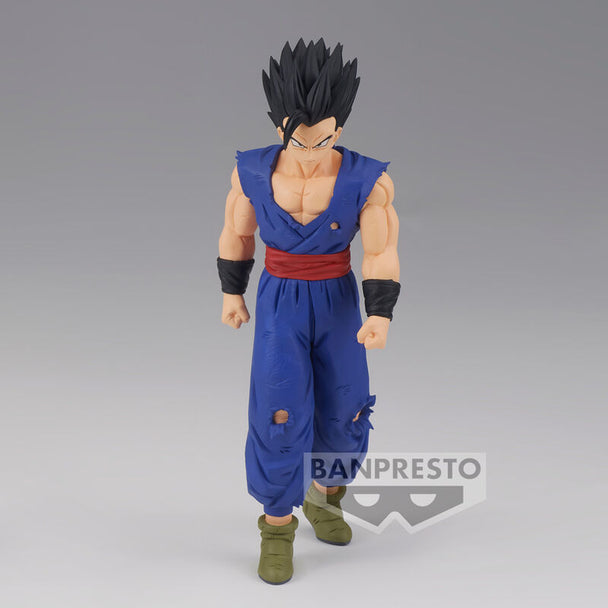 Figurine Son Gohan Ultimate 19cm BANPRESTO, vue latérale montrant les détails et la finition