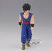 Figurine Son Gohan Ultimate 19cm BANPRESTO, vue latérale montrant les détails et la finition