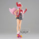 Vue latérale de la figurine Uta 16cm BANPRESTO montrant les couleurs vives et la qualité de finition