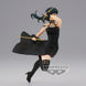 Figurine Yor Forger 13cm BANPRESTO exposée sur un support avec arrière-plan neutre