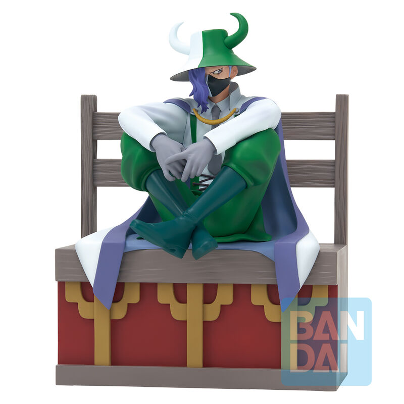 Figurine officielle BANPRESTO de Page One Ichibansho, personnage de One Piece, posée sur socle