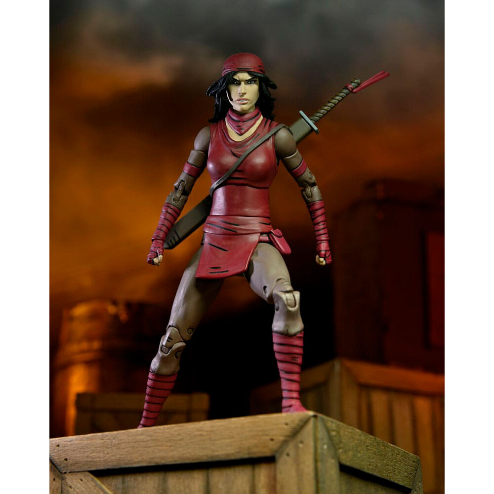 Figurine Karai Ultimate en position dynamique sur fond neutre