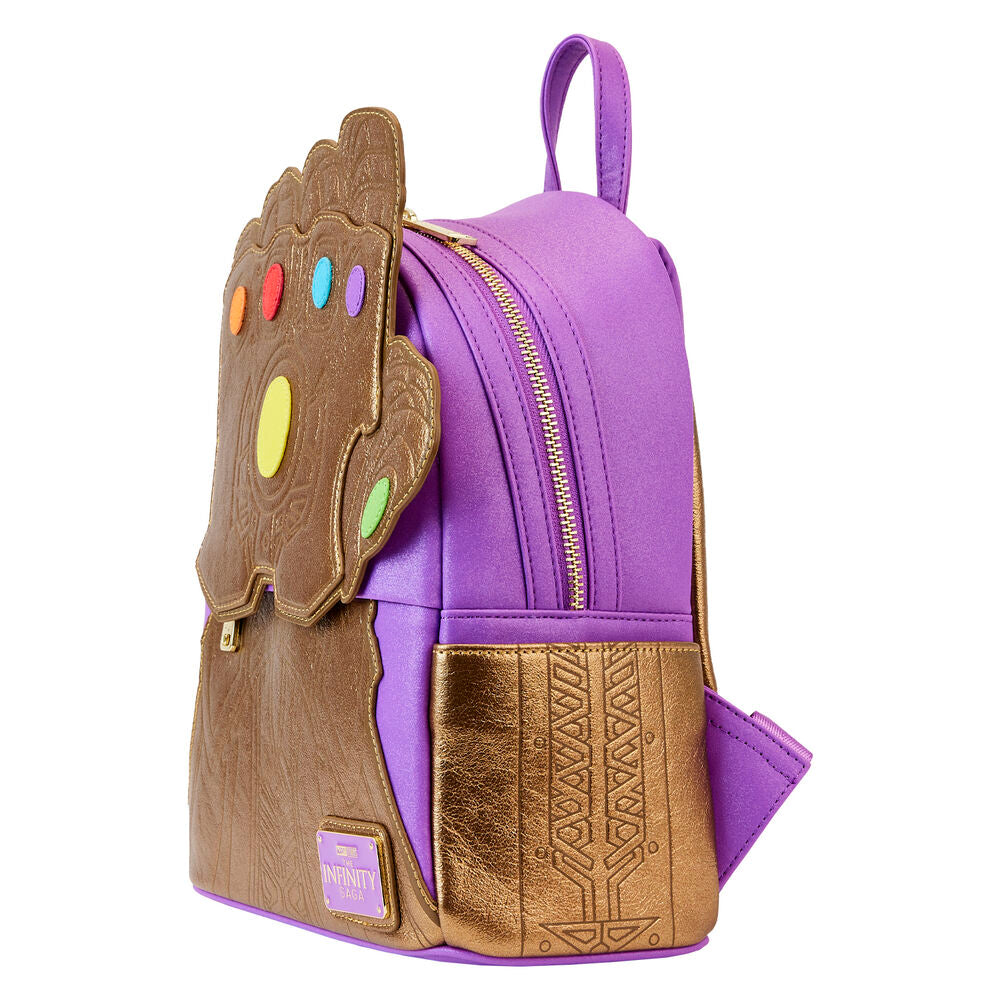 Intérieur du sac à dos Loungefly Marvel Thanos Gant avec doublure assortie et finitions soignées