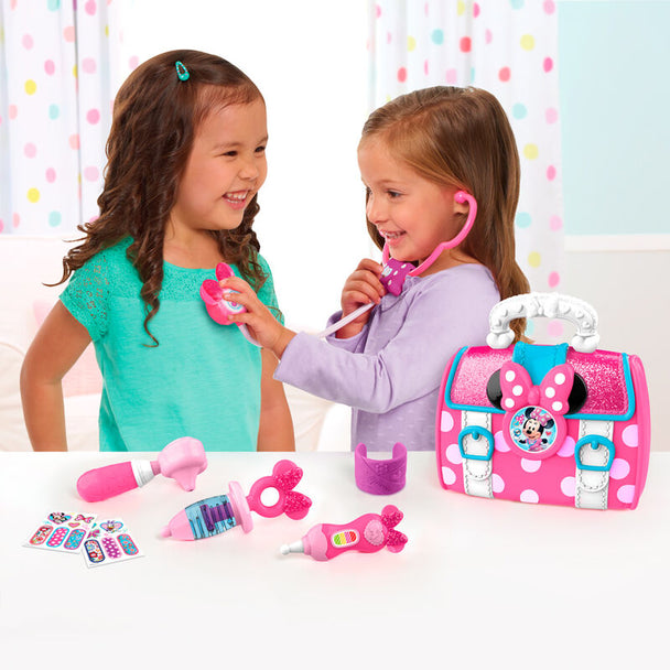 Vue rapprochée des instruments médicaux du set Disney Minnie Doctor par JUST PLAY