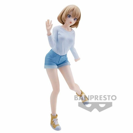 Présentation complète de la figurine Sachi Umino sur socle, idéale pour collectionneurs