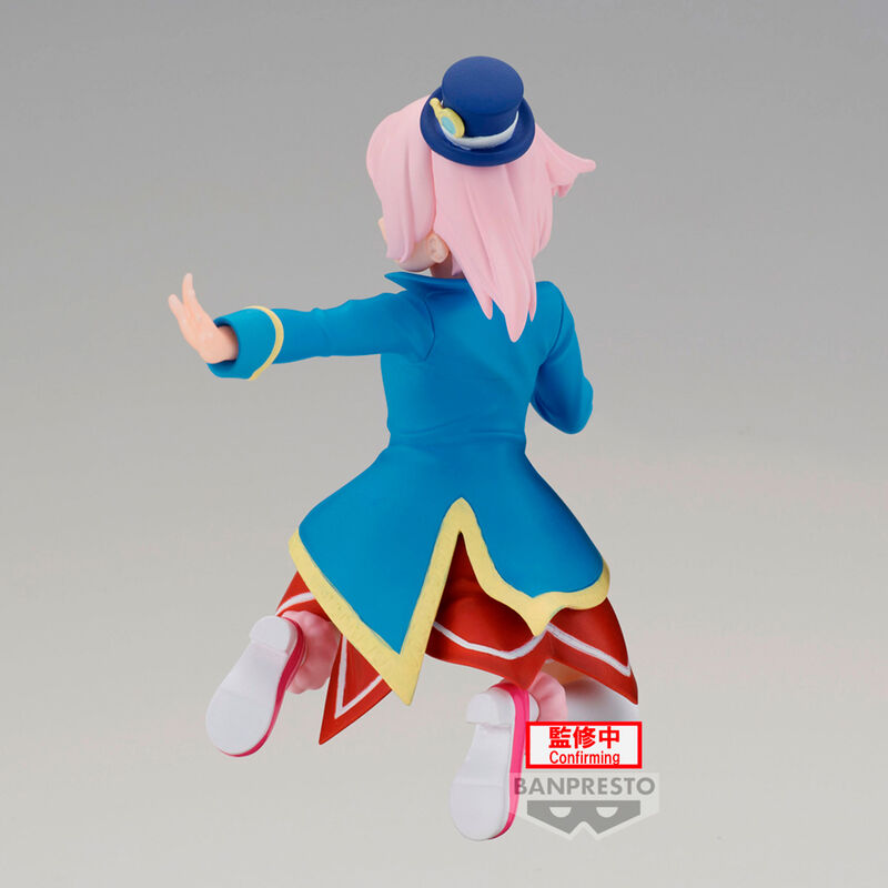 Image rapprochée de la figurine Emul 8cm avec focus sur les traits du visage et accessoires
