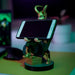 Support Marvel Loki avec smartphone iPhone posé verticalement, démonstration de stabilité