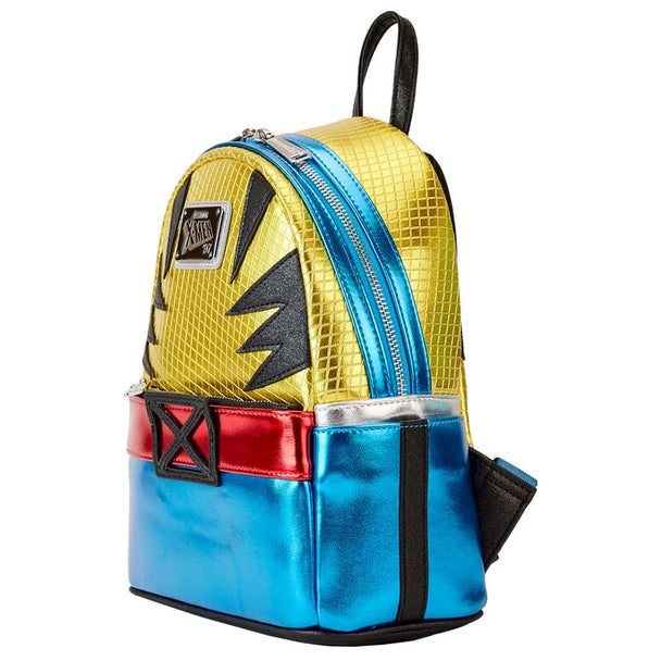 Photo rapprochée des détails métalliques et paillettes du sac à dos Wolverine Loungefly