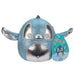 Vue rapprochée d'une peluche Squishmallows Disney douce et câline de 12 cm