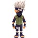 Profil gauche de la figurine Kakashi Minix montrant le bandeau frontal et la posture dynamique