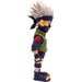 Figurine Kakashi Minix posée sur un socle, idéale pour exposition et collection Naruto Shippuden