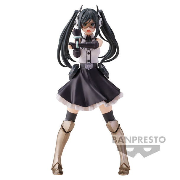 Vue avant détaillée de la figurine Shy Lady noire de 17cm par BANPRESTO, montrant ses finitions précises.