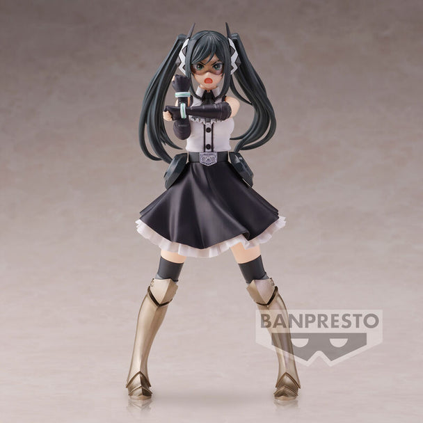 Profil latéral de la figurine Shy Lady noire, mettant en avant sa posture élégante et ses détails soignés.