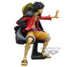 Zoom sur les détails de la peinture et des textures de la figurine Luffy 20cm