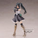 Gros plan sur le visage expressif de la figurine Shy Lady noire, soulignant la qualité de la peinture.