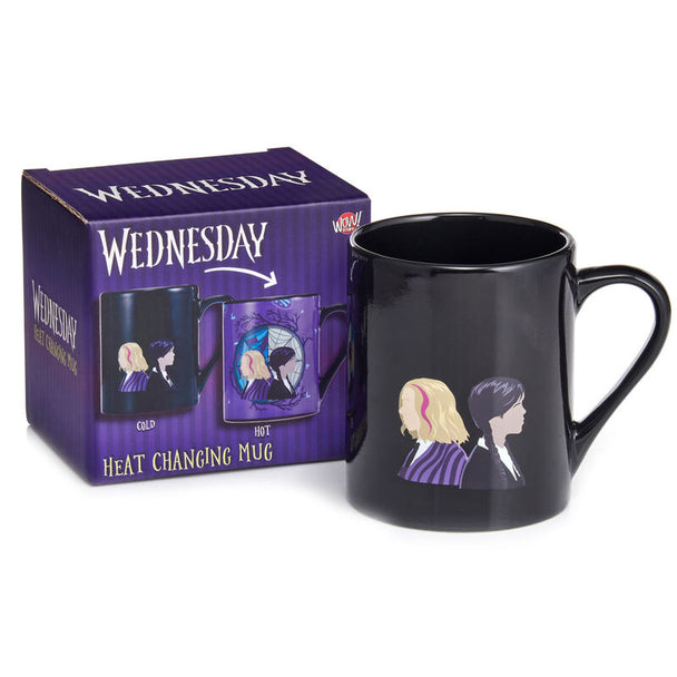 Mug thermochromique Wednesday vu de face avec image secrète révélée