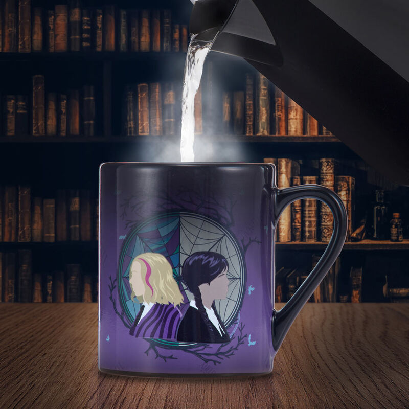 Mug en céramique blanche avec design exclusif Wednesday