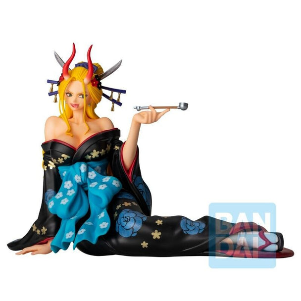 Figurine Black Maria Ichibansho de 15 cm vue de face avec détails précis et couleurs vives